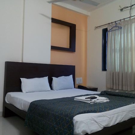 Hotel Parth Executive Latur Luaran gambar