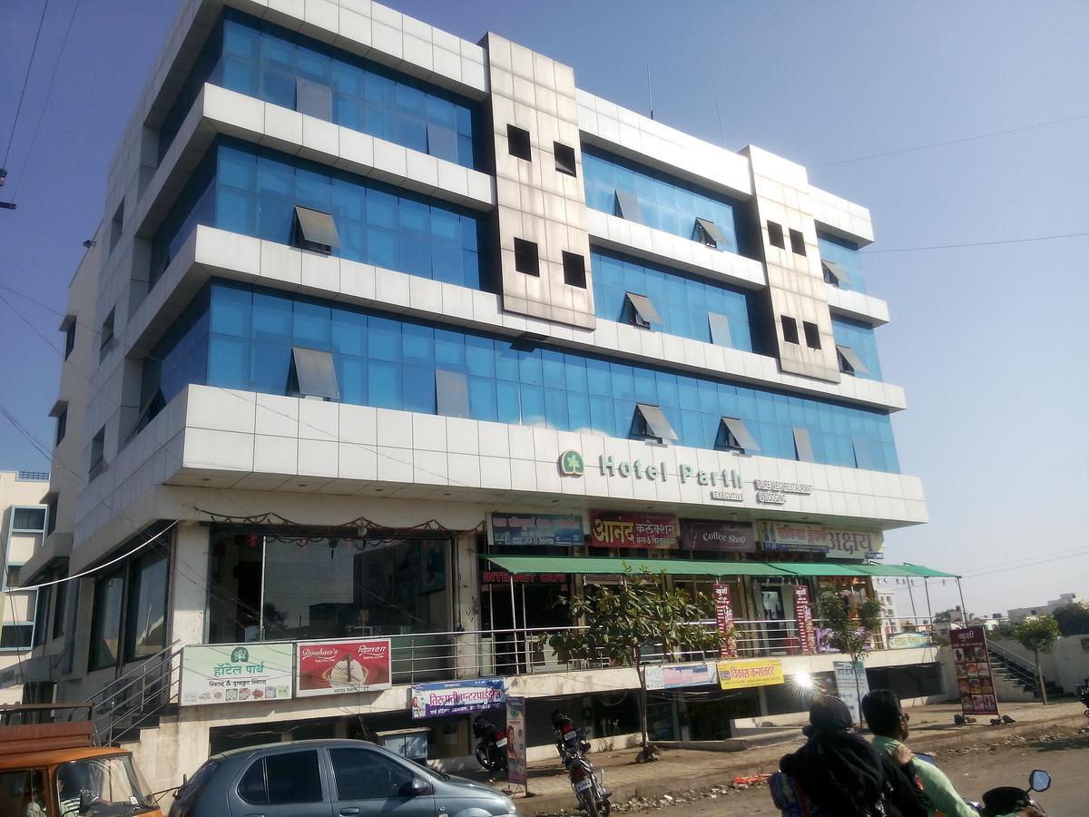Hotel Parth Executive Latur Luaran gambar