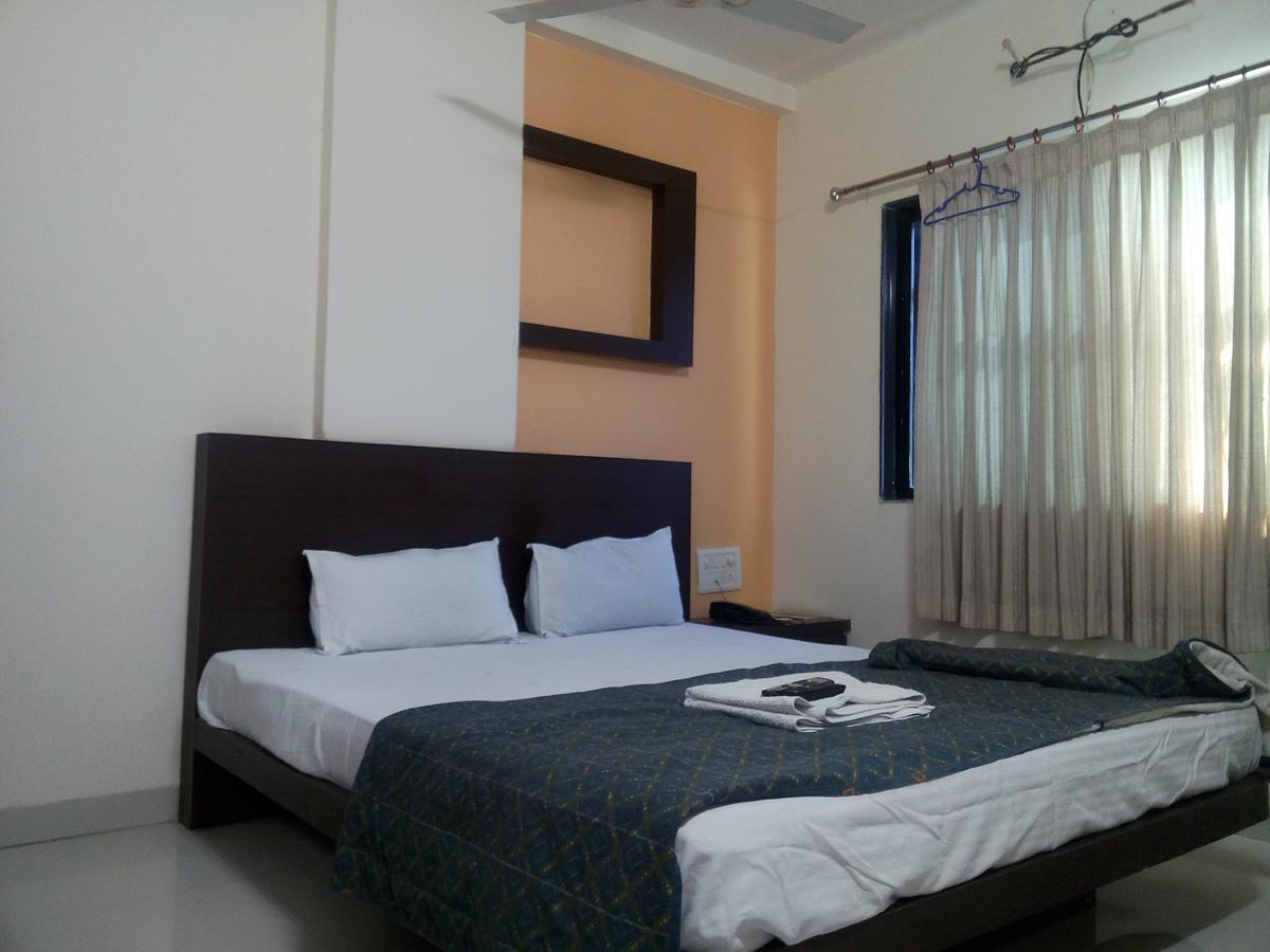Hotel Parth Executive Latur Luaran gambar