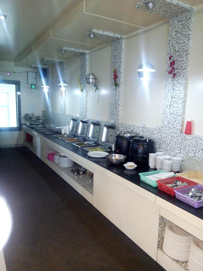 Hotel Parth Executive Latur Luaran gambar