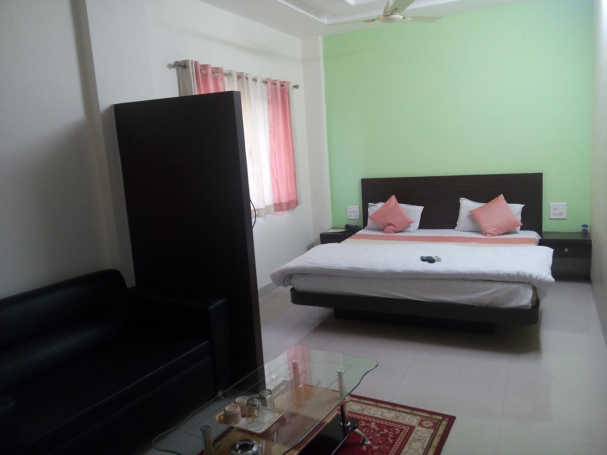 Hotel Parth Executive Latur Luaran gambar